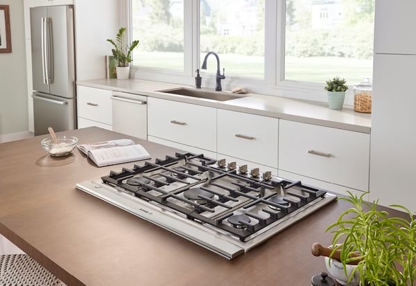 Cleaning a Kenmore Glass Cooktop Safely